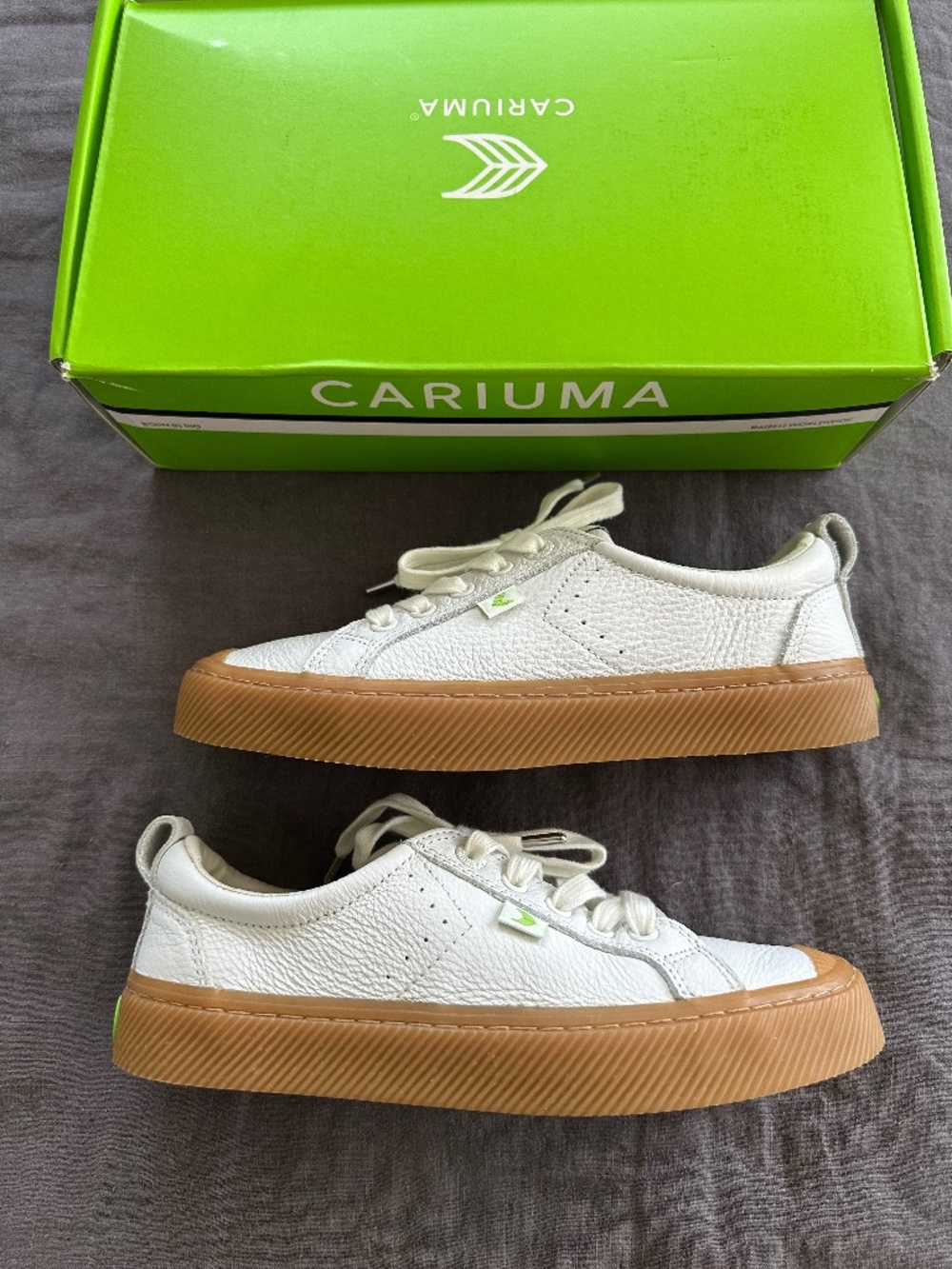 Cariuma OCA Low Gum White Premium Leather Sneaker Women's 7.5